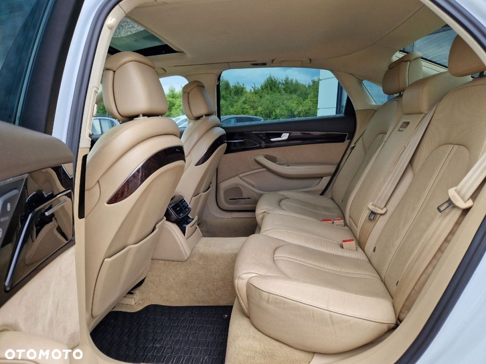 Audi A8 - 8