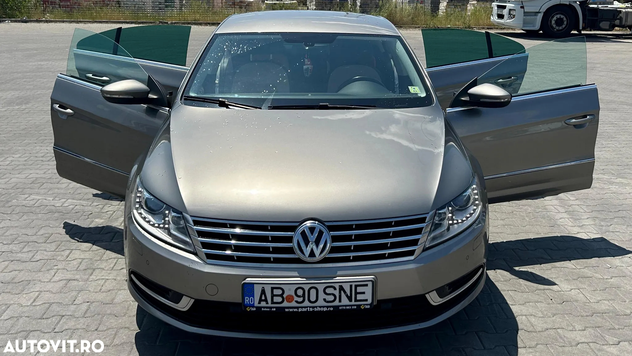 Volkswagen Passat - 11