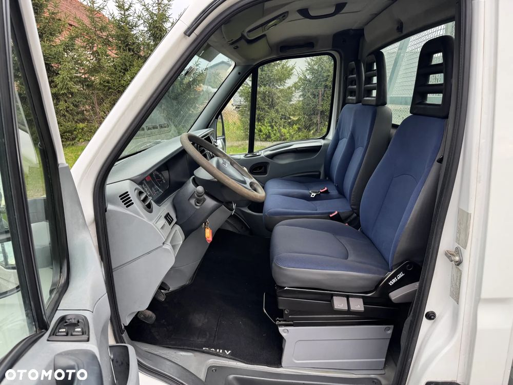 Iveco 50C15 * 3.0 / 150KM * Skrzyniowe * Koła bliźniacze * Rozstaw osi: 3.45m* - 24