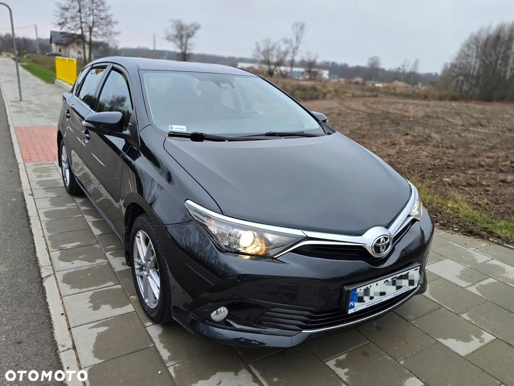 Toyota Auris 1.6 Premium Comfort - 4