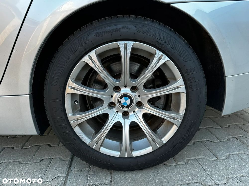 BMW Seria 5 525d - 33