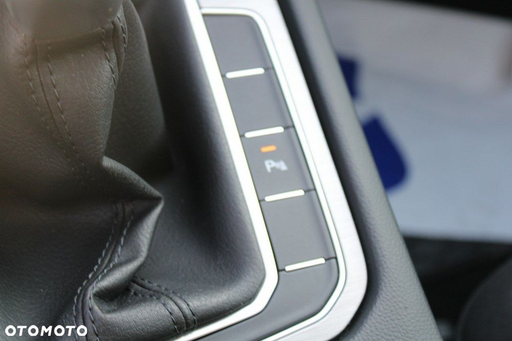 Volkswagen Passat 1.5 TSI EVO Essence - 24