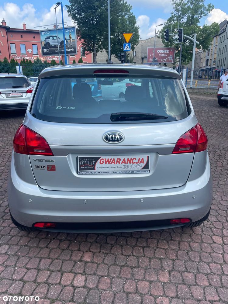 Kia Venga - 7