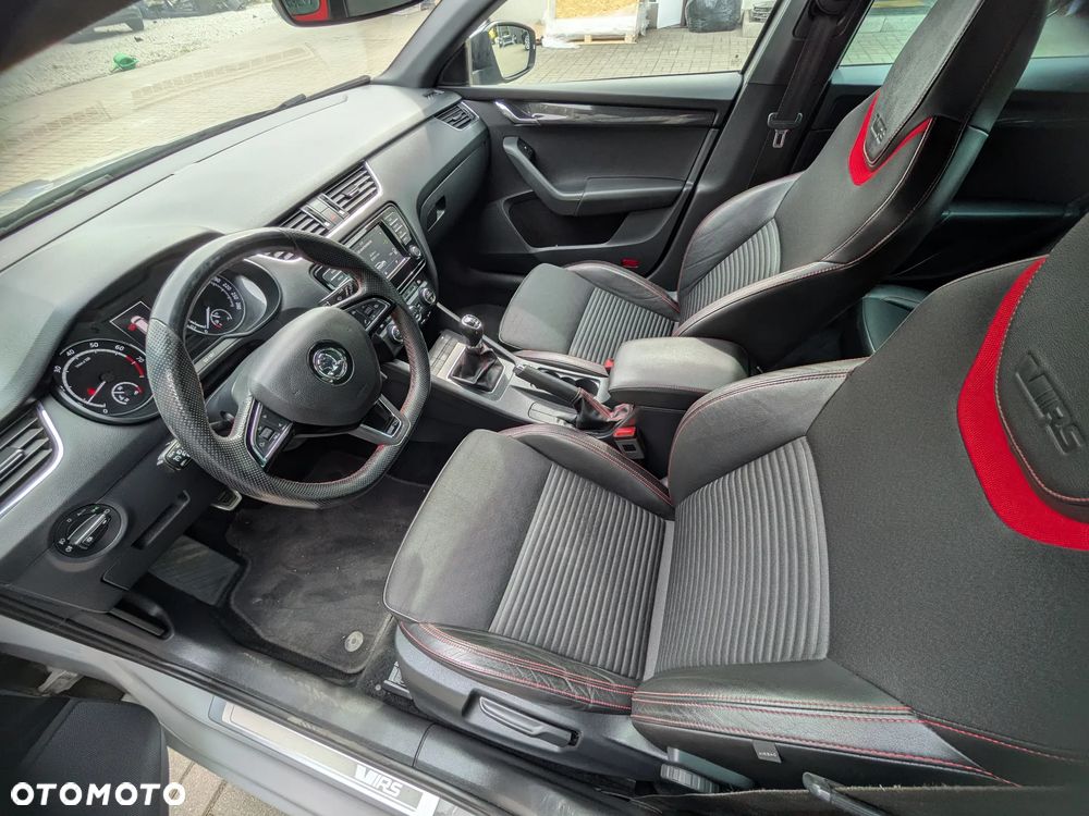 Skoda Octavia 2.0 TSI RS - 11