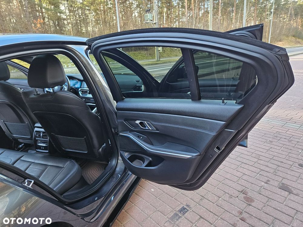 BMW Seria 3 M340i xDrive sport - 26