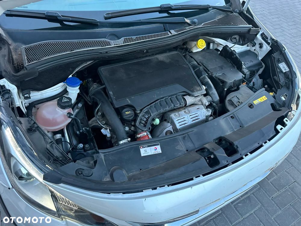 Peugeot 2008 PureTech 110 Stop&Start EAT6 Allure - 28