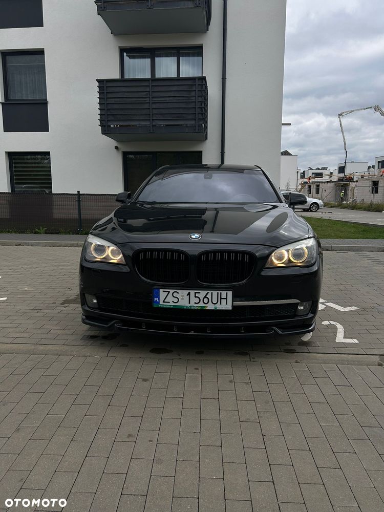 BMW Seria 7 750i - 18