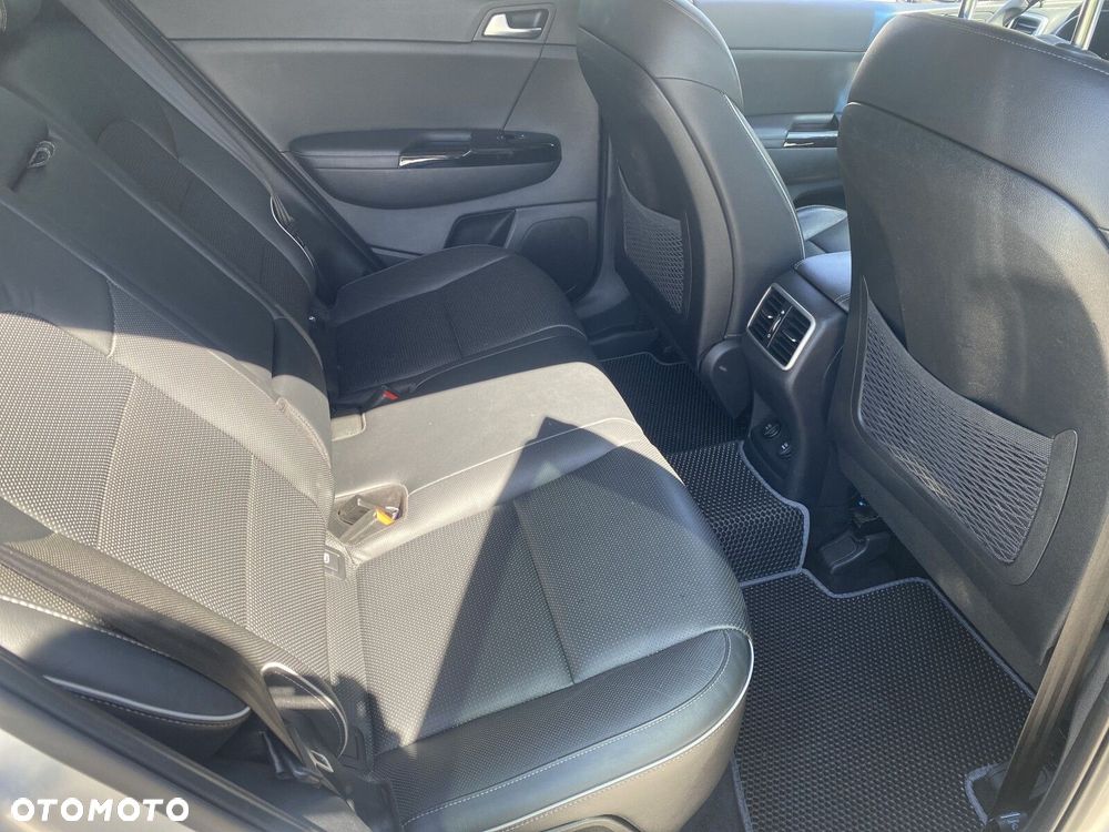 Kia Sportage - 16