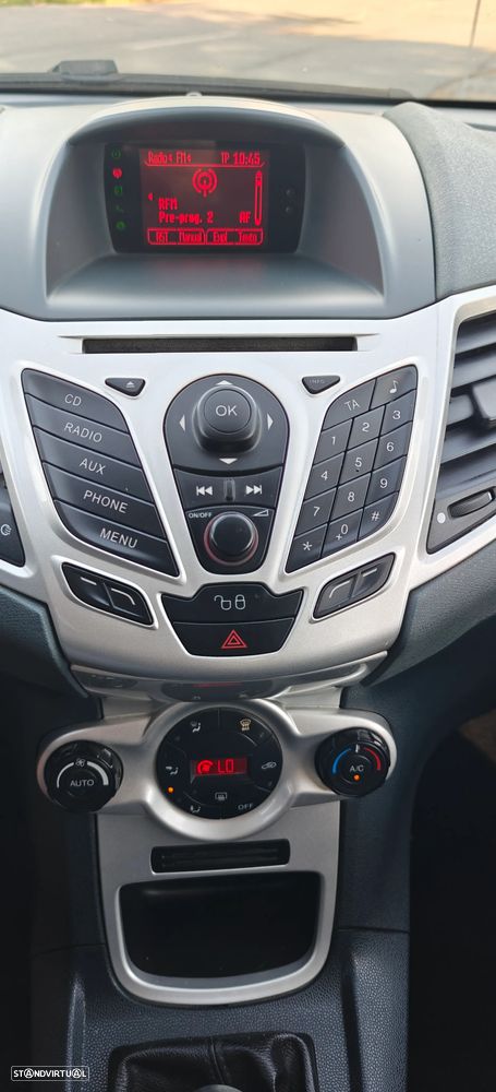 Ford Fiesta 1.4 TDCI Titanium - 15