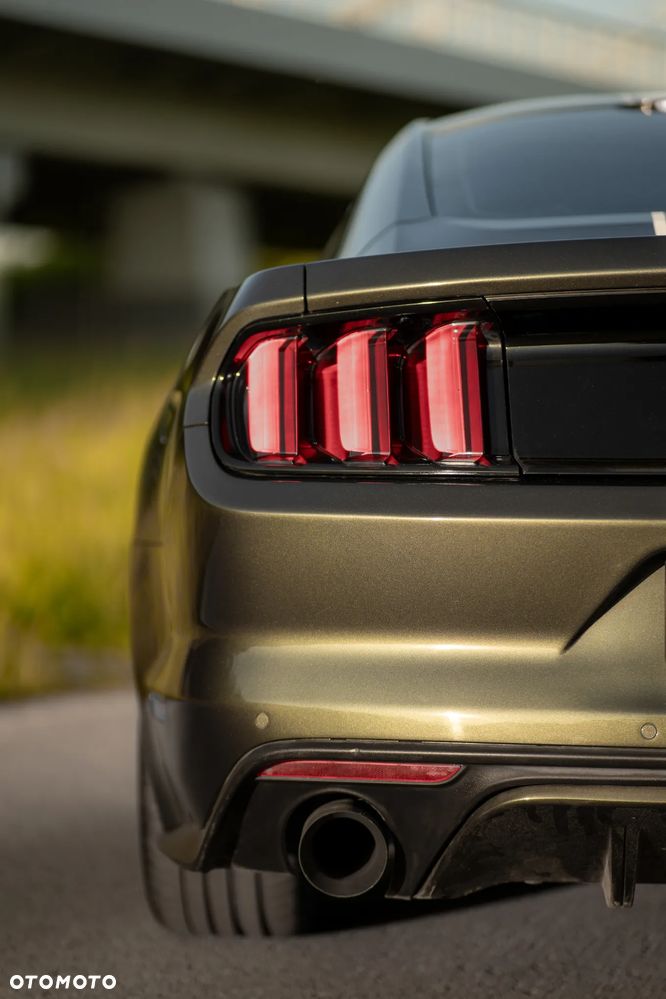 Ford Mustang 5.0 V8 GT - 9