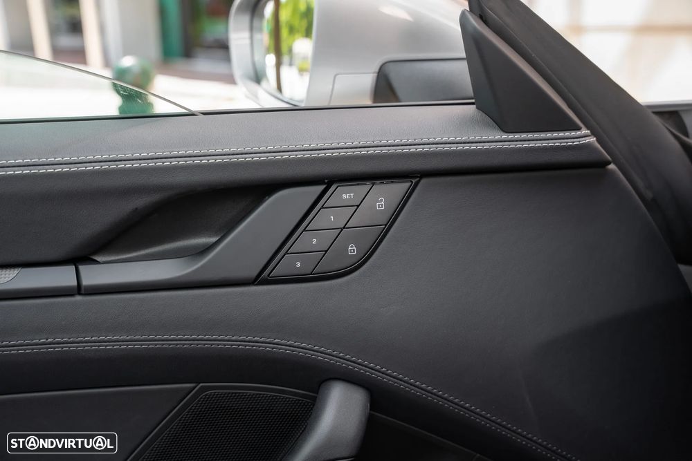 Porsche 911 (992) Carrera 4 GTS PDK - 34