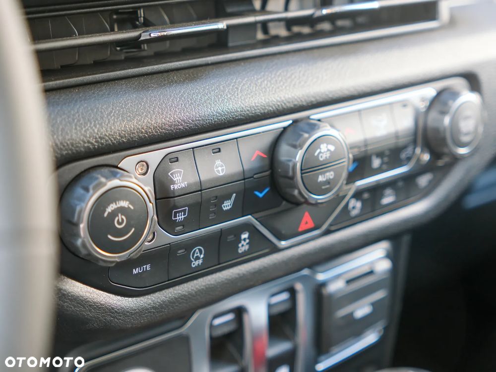 Jeep Wrangler - 23