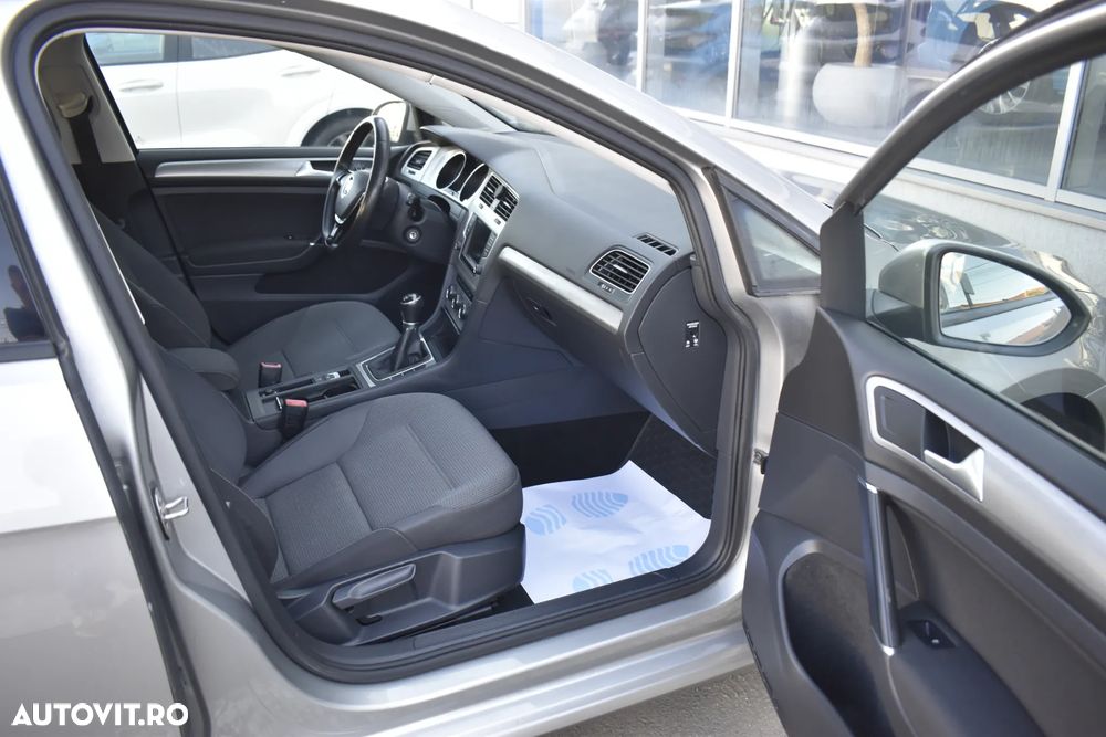 Volkswagen Golf 1.2 TSI BMT Comfortline - 39