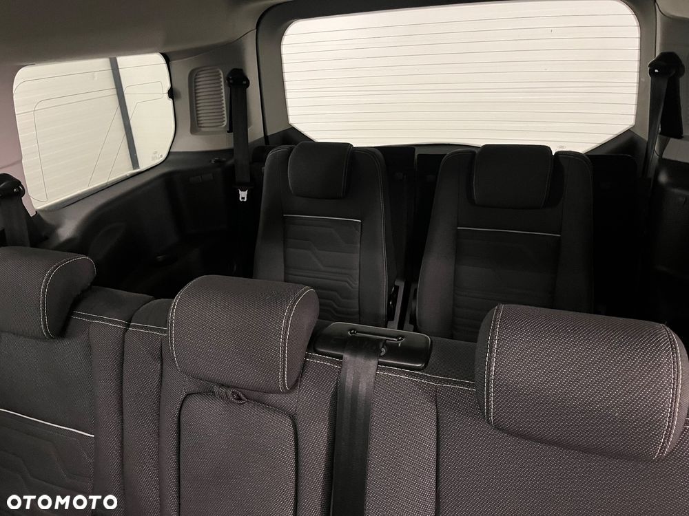 Ford Tourneo Connect Grand - 18