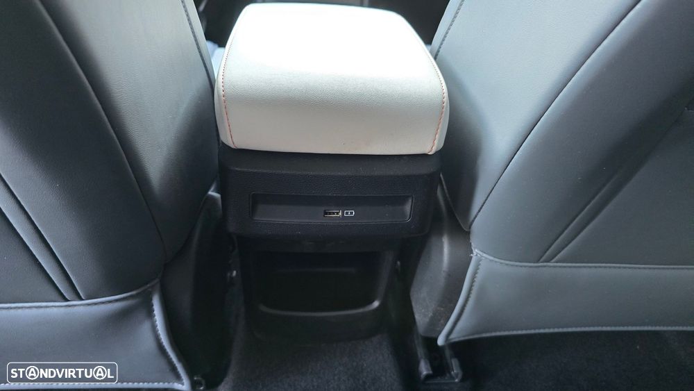 MG MG4 64 kWh Luxury - 56