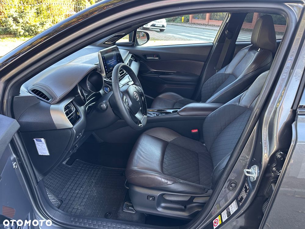 Toyota C-HR - 16