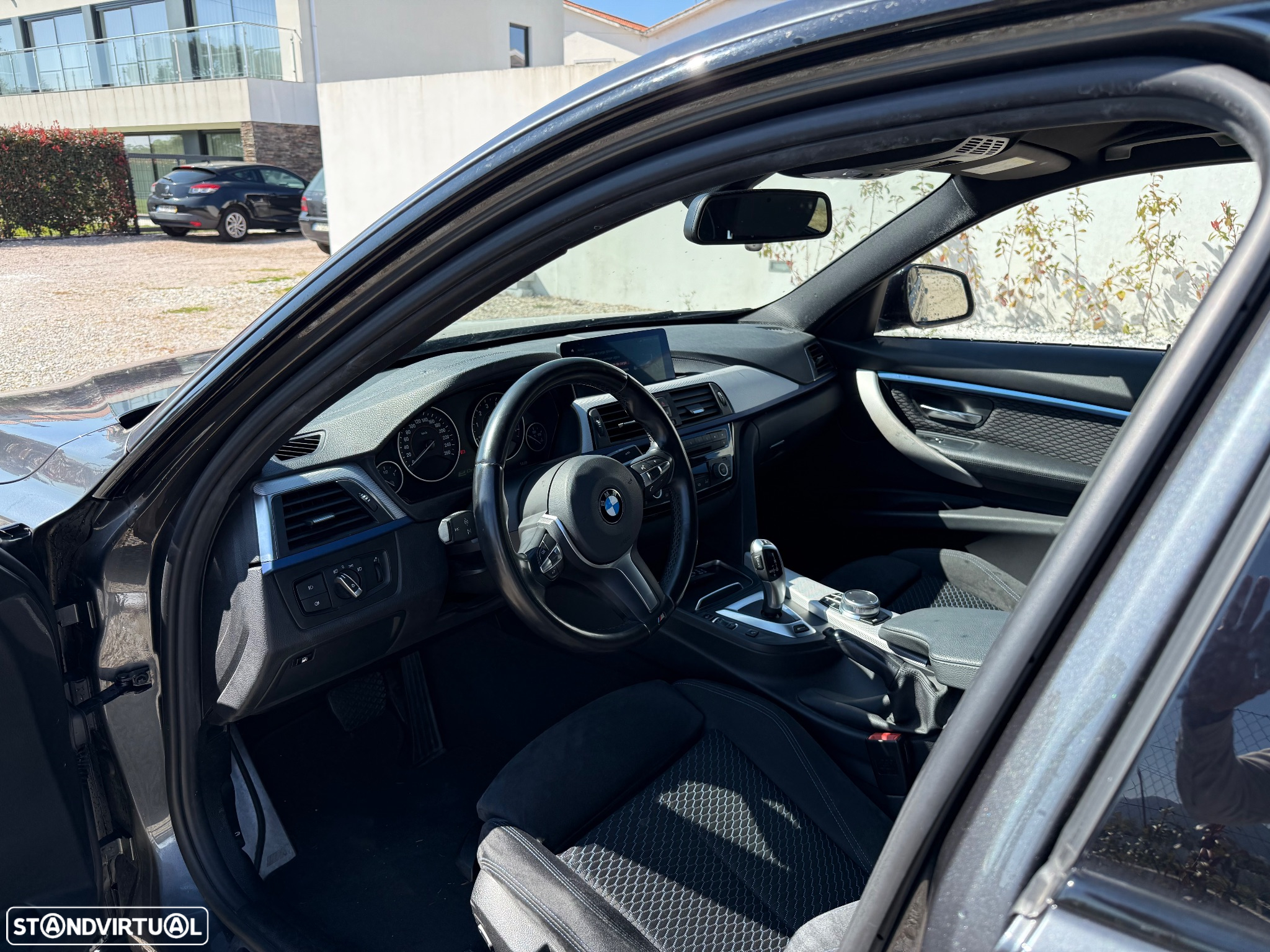 BMW 330 e iPerformance Pack M - 5