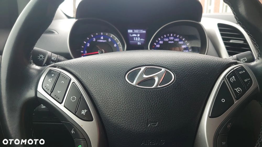 Hyundai i30 blue 1.6 GDI Passion - 15