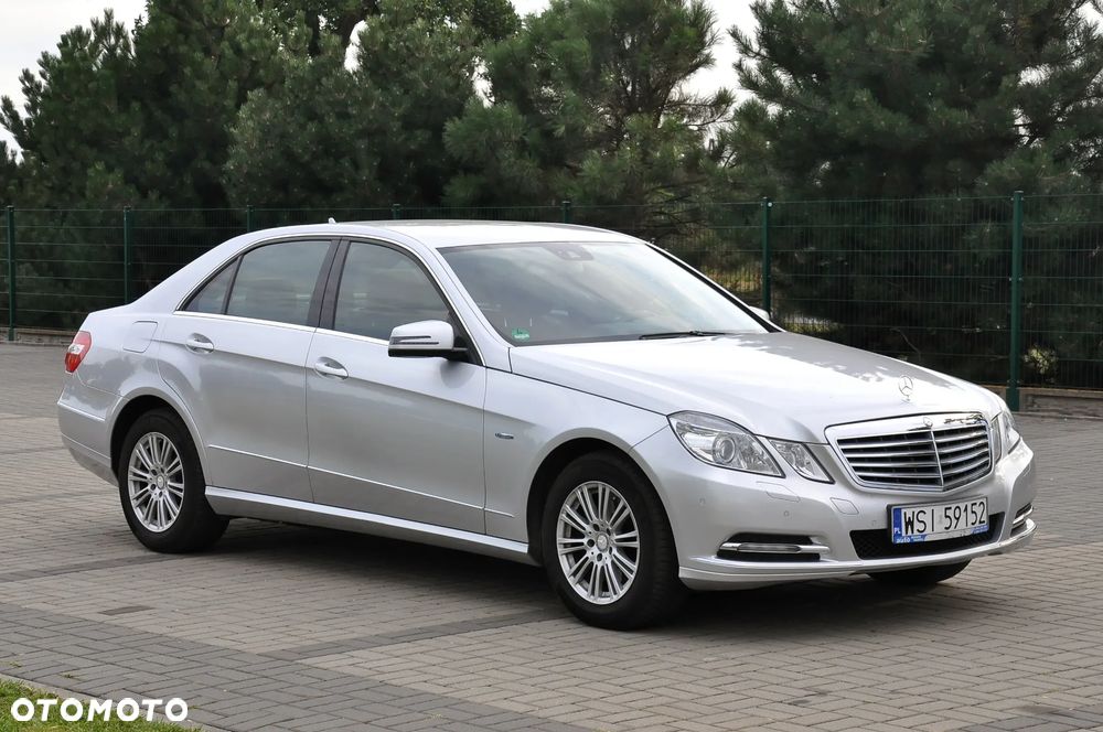 Mercedes-Benz Klasa E 250 CGI BlueEFFICIENCY 7G-TRONIC Elegance - 9