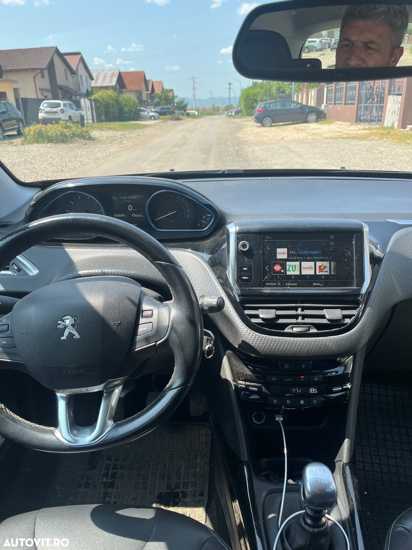 Peugeot 2008 1.2 L PureTech STT Active - 5