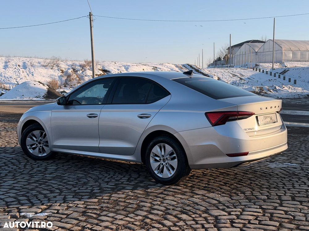 Skoda Octavia 2.0 TDI DSG Style - 4