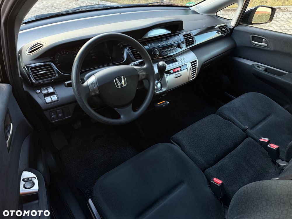Honda FR-V - 7