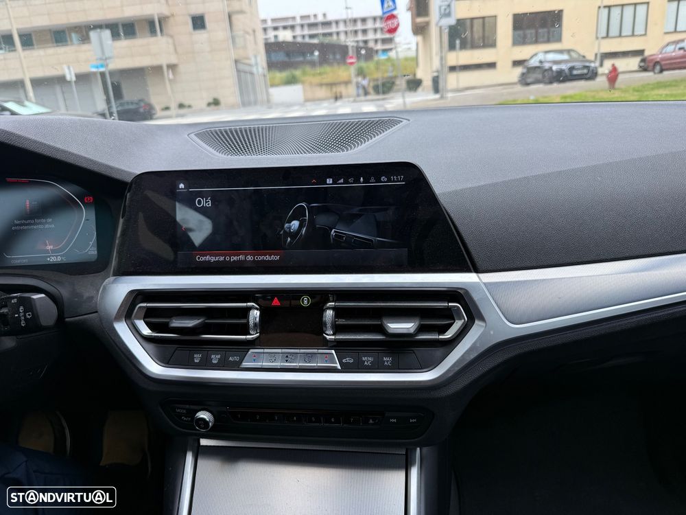 BMW 320 d xDrive Auto - 10