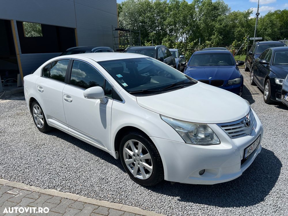 Toyota Avensis - 2