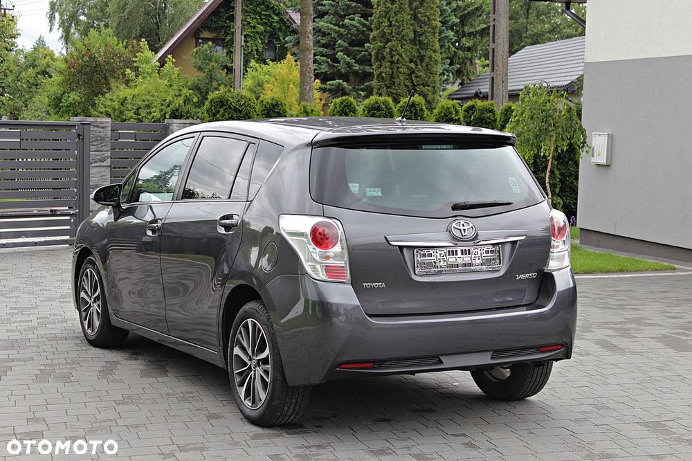 Toyota Verso 1.8 Prestige MS EU6 - 22