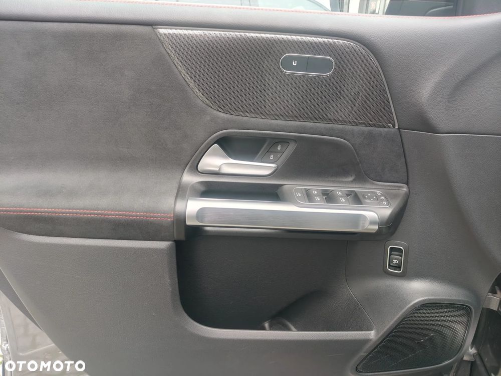 Mercedes-Benz GLB 220 d 4-Matic AMG Line 8G-DCT - 13