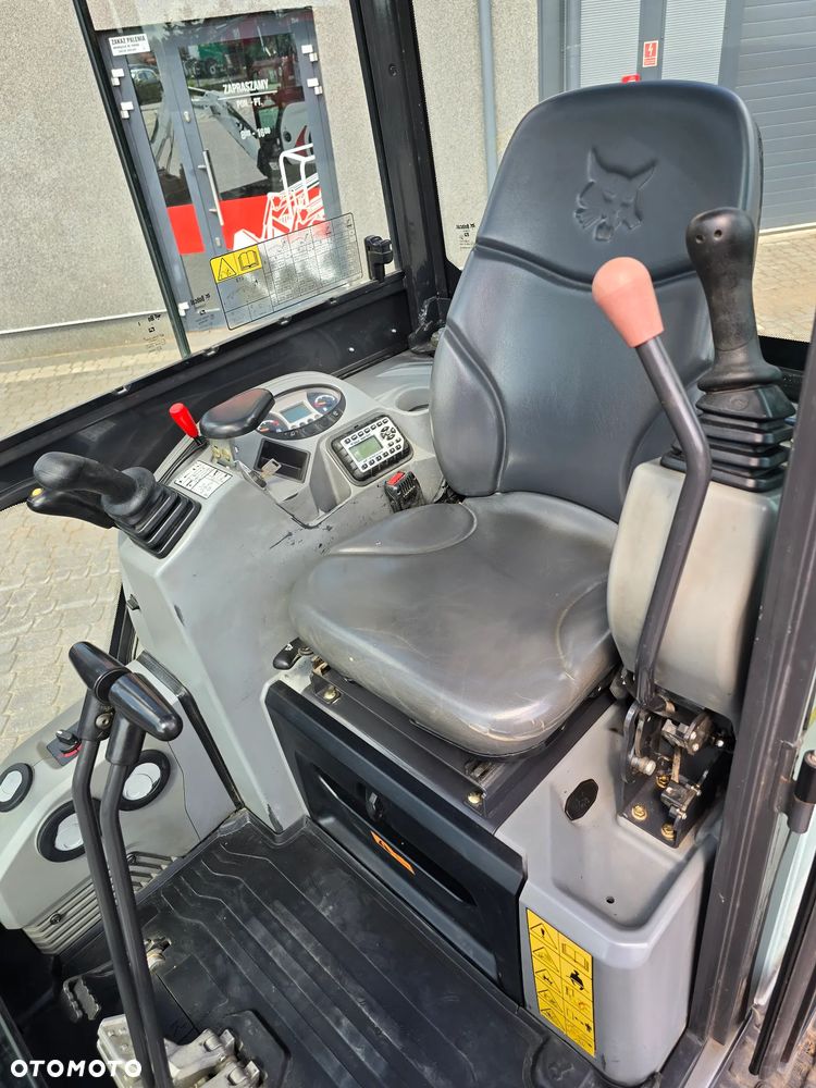 Bobcat E19 - 15