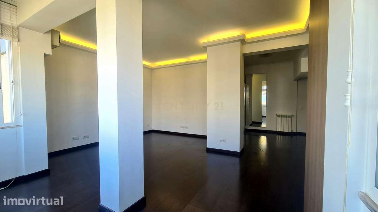 Apartamento Renovado T3 em Santa Clara, Lisboa - Grande imagem: 4/25