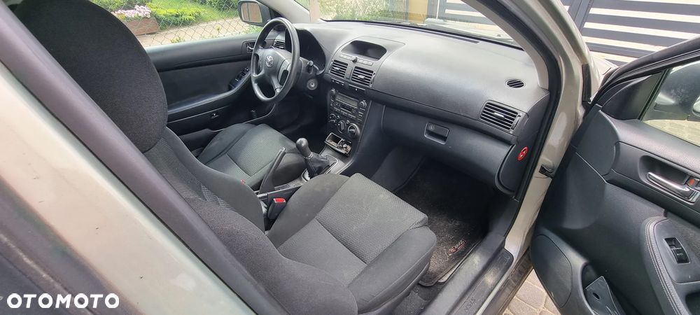 Toyota Avensis 1.8 VVT-i Terra - 6