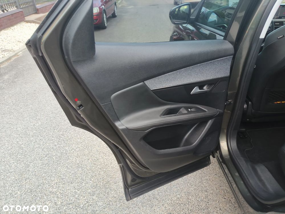 Peugeot 3008 1.2 PureTech Allure S&S - 18