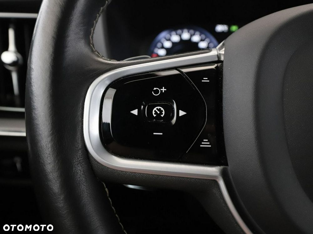 Volvo S60 T8 AWD Plug-In Hybrid Polestar Engineered - 34