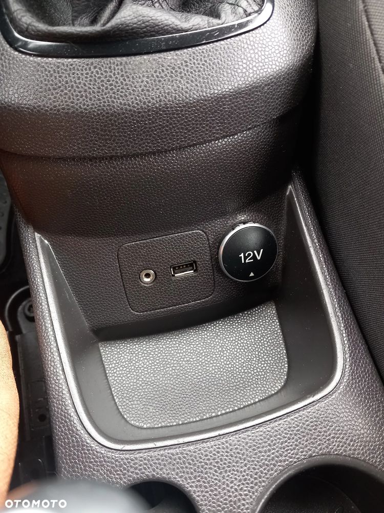 Ford Fiesta 1.5 TDCi SYNC Edition - 28