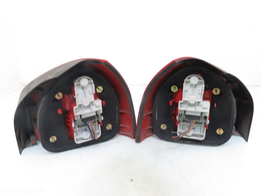 LAMPA LEWA TYLNA AUDI A3 (8L1) 8L0945095B 8L0945096C - 2