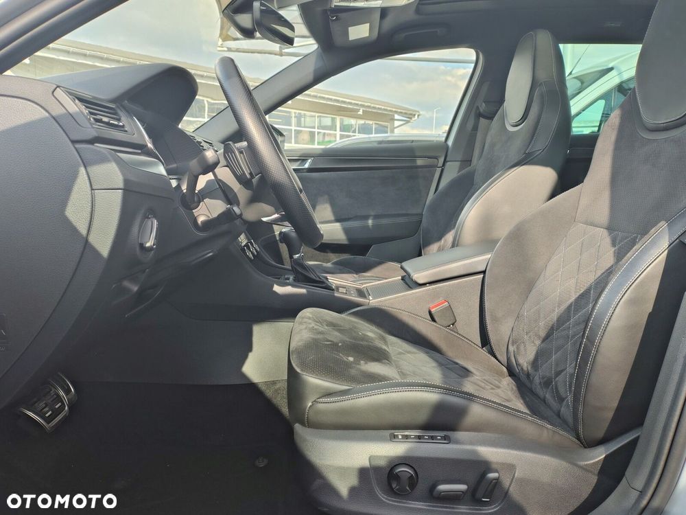 Skoda Superb 2.0 TDI SCR Sportline DSG - 11