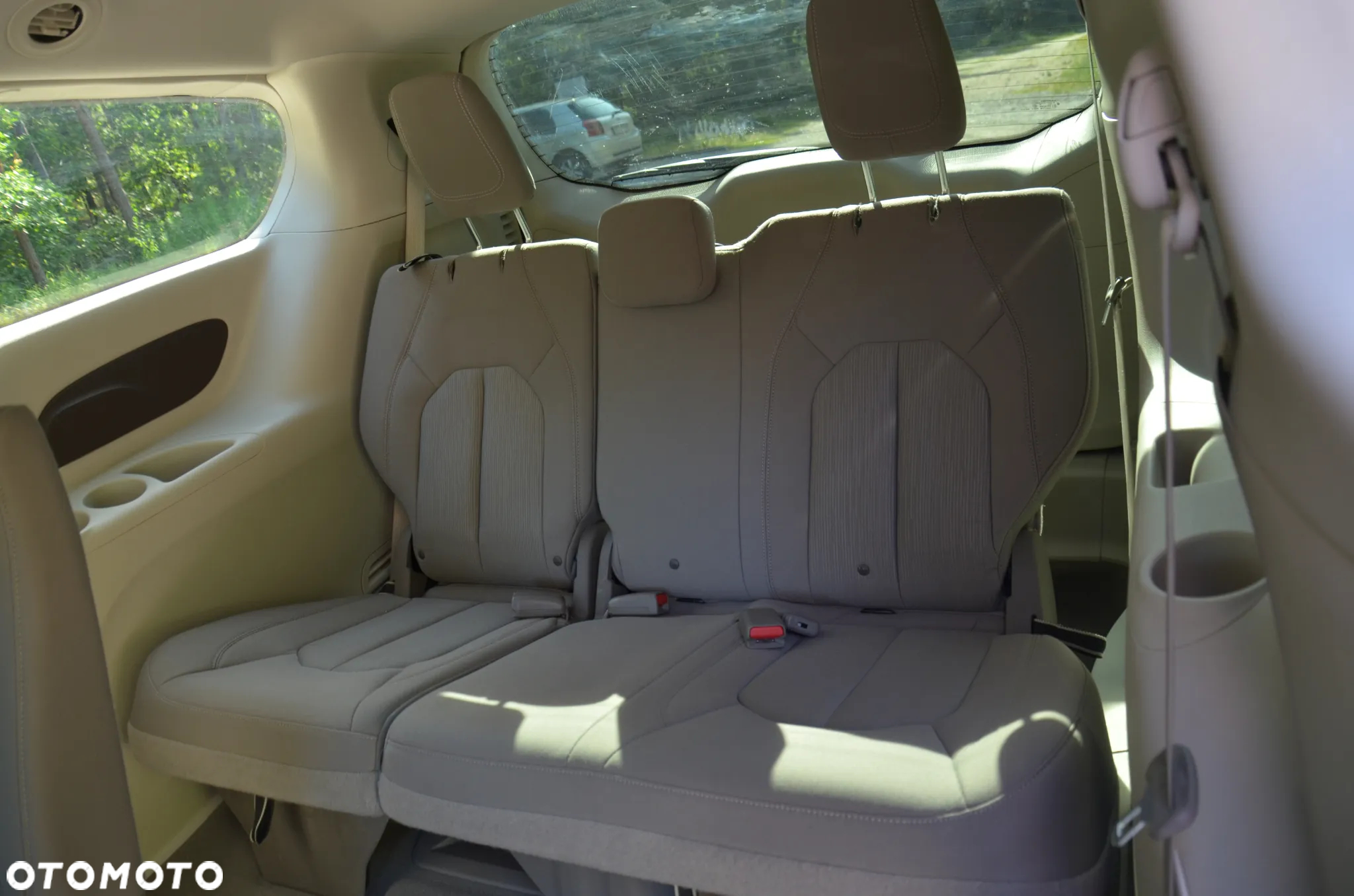 Chrysler Pacifica - 19
