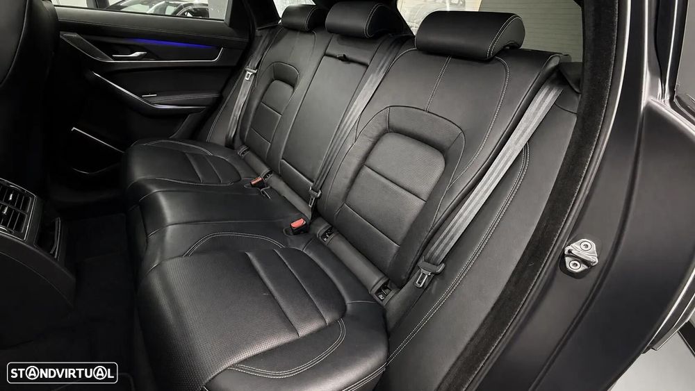 Jaguar F-Pace 2.0 P400e AWD R-Dynamic Black - 56