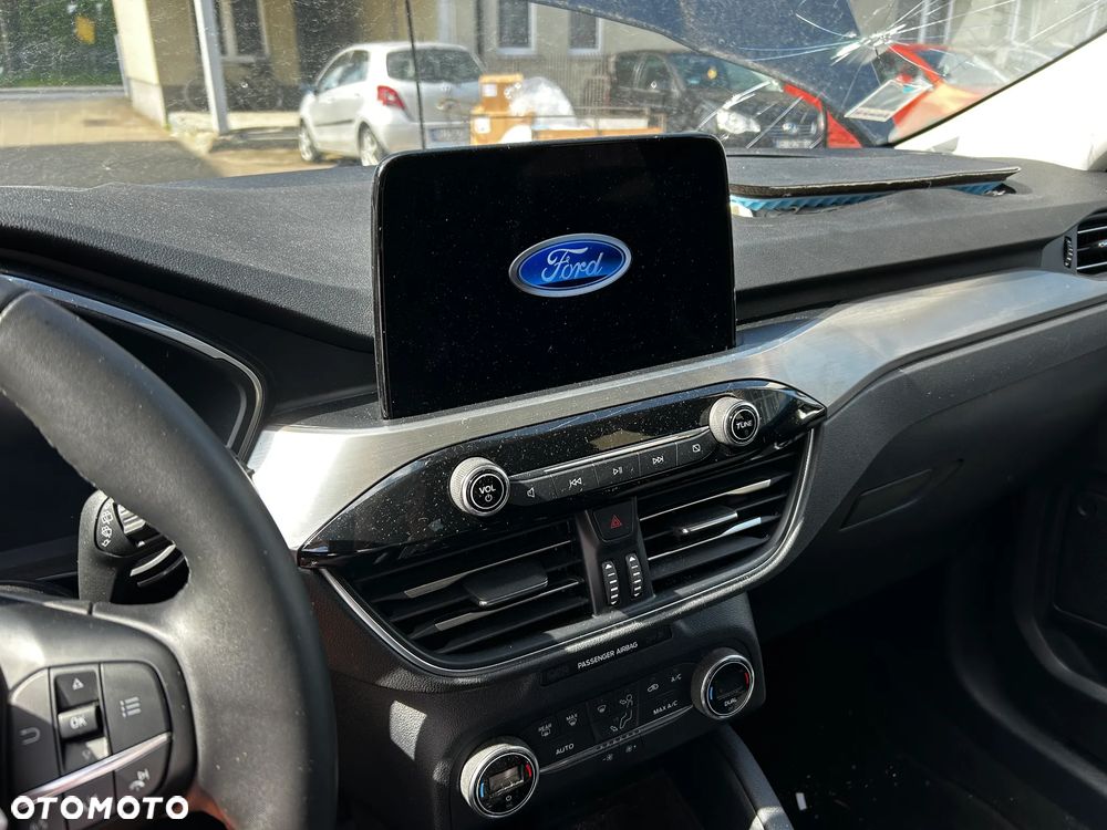 Ford Kuga - 29