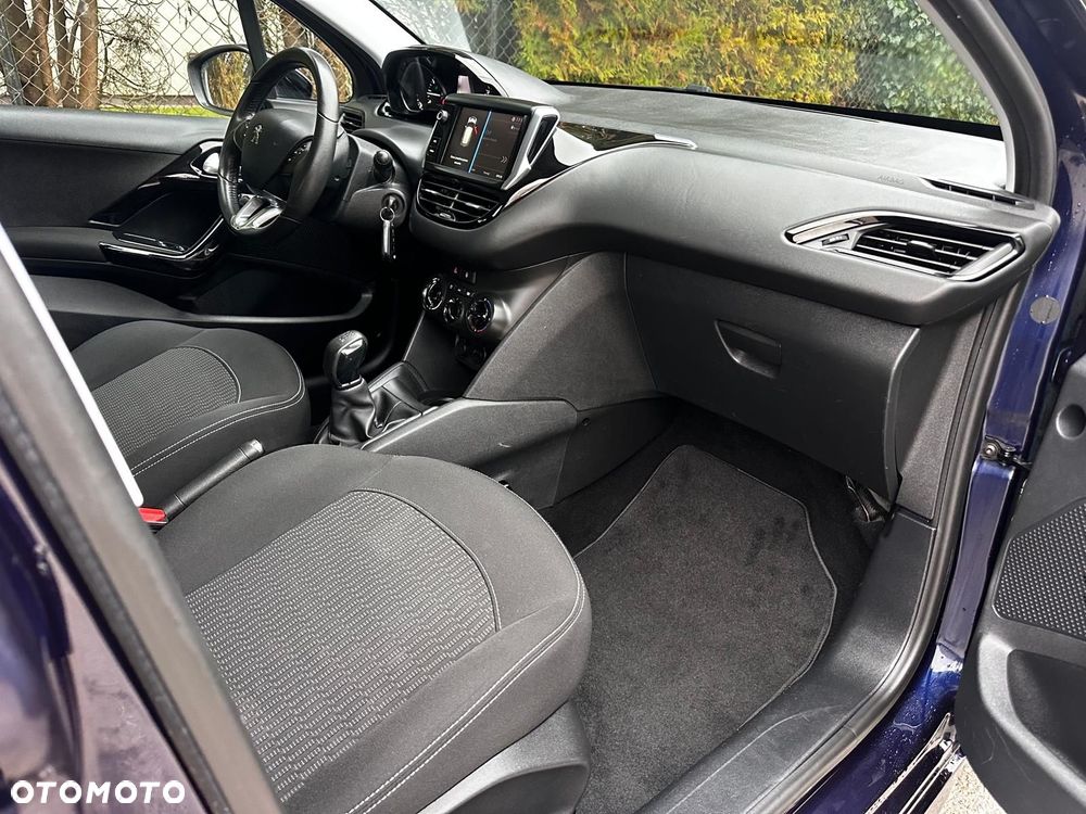 Peugeot 208 - 34