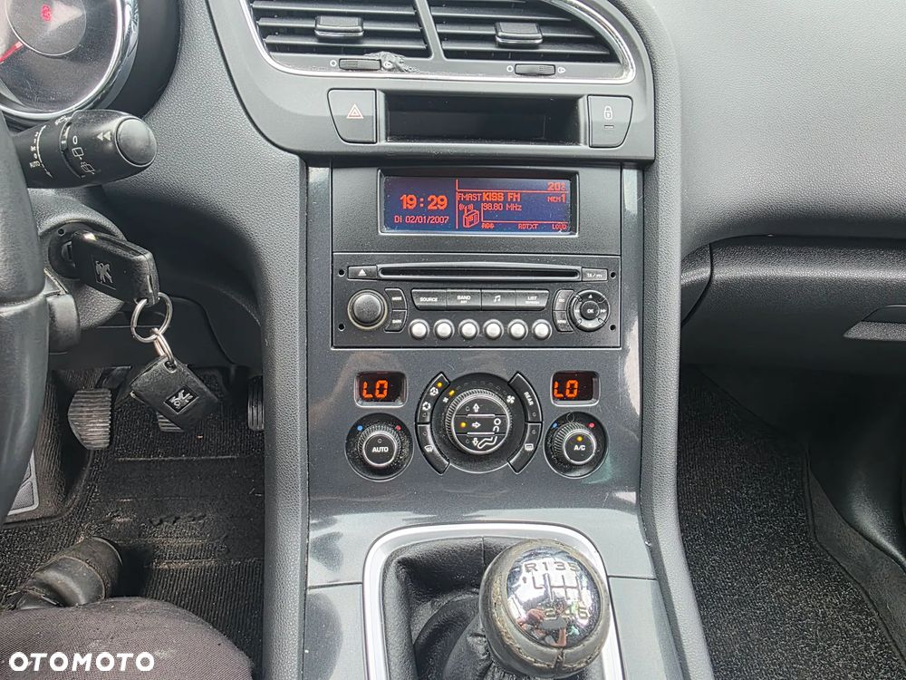 Peugeot 5008 155 THP Premium - 29