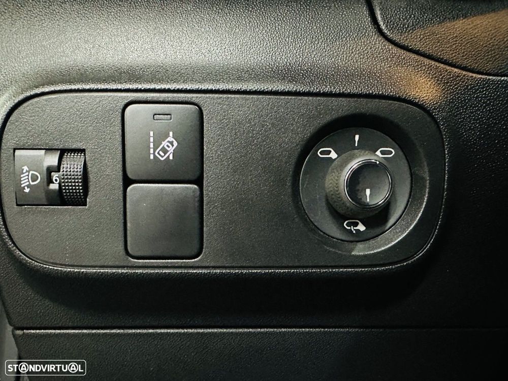 Citroën C3 1.2 PureTech Shine - 21