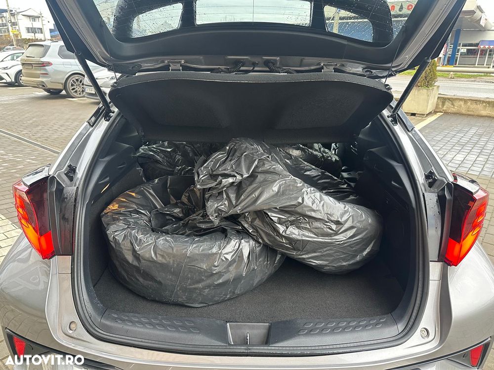 Toyota C-HR 2.0 HSD 184 CP 4x2 CVT Classy Bi-Tone - 16