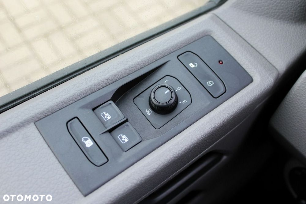 Volkswagen Transporter - 17