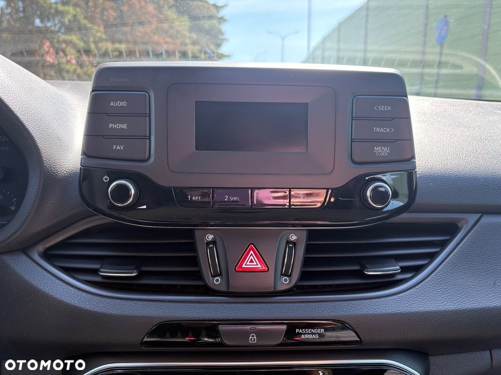 Hyundai i30 1.5 DPI Classic + - 18