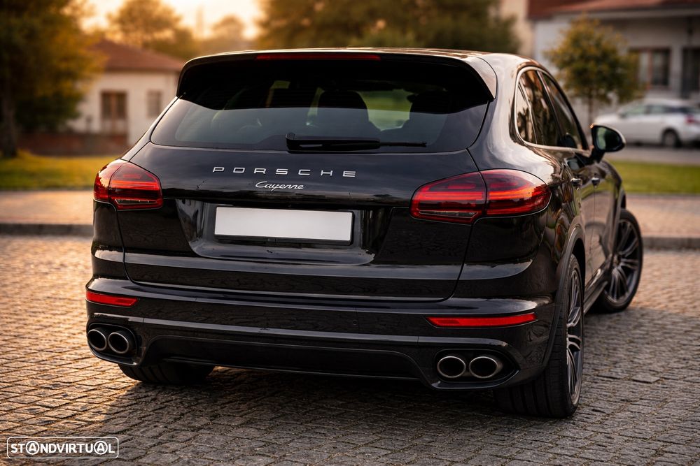 Porsche Cayenne Platinum Edition - 1