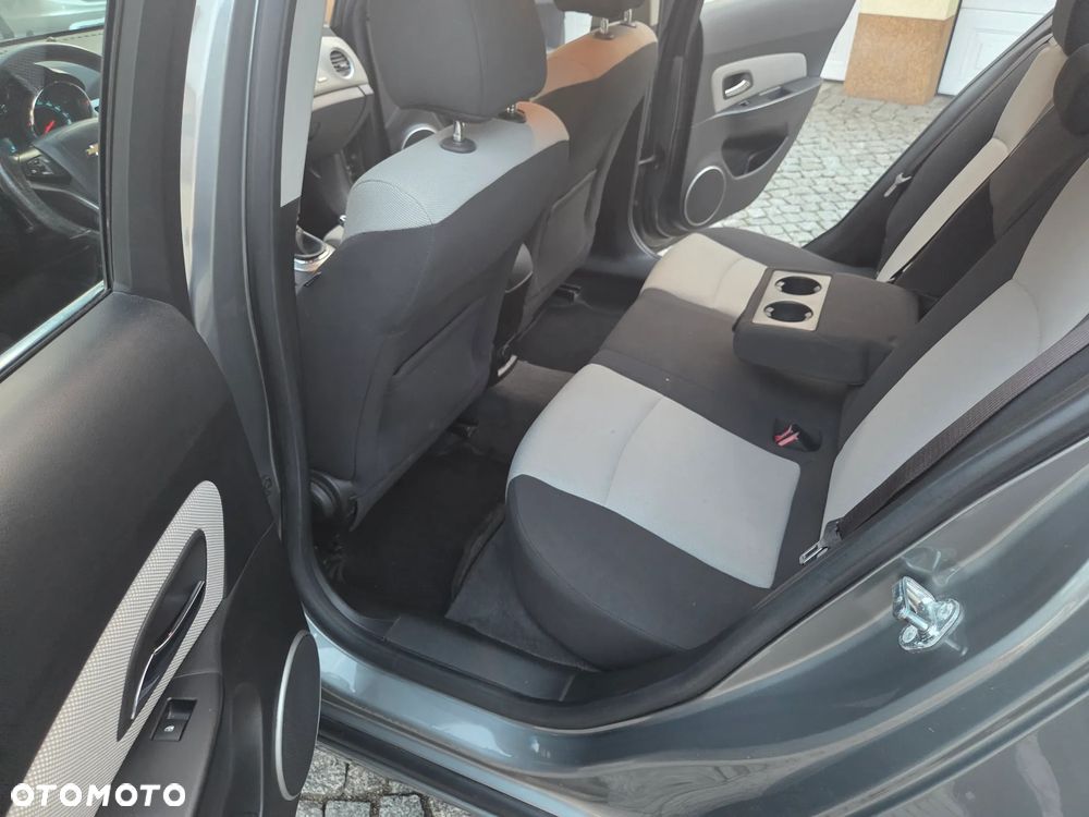 Chevrolet Cruze 1.8 LT - 22
