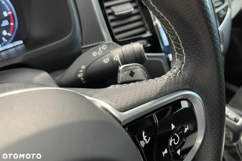 Volvo XC 90 D5 AWD R-Design 7os - 17